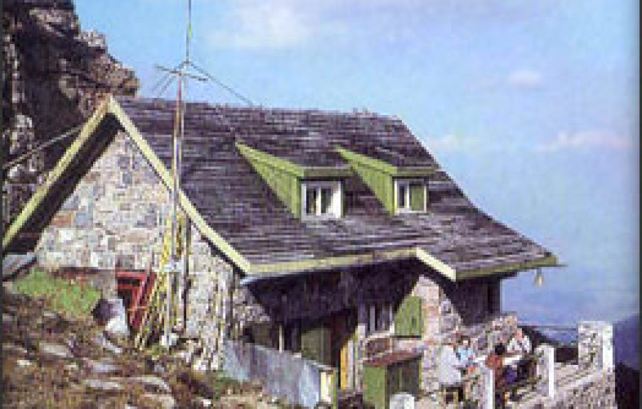 Yastrebets Hut