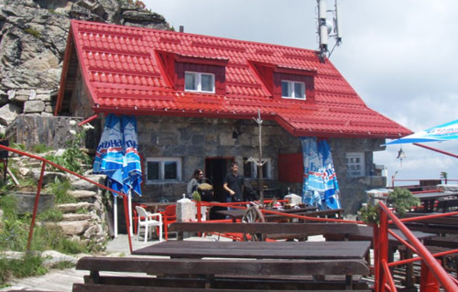 Yastrebets Hut