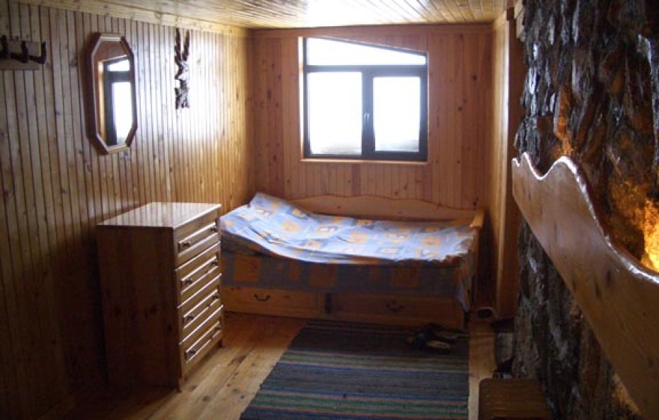 Yastrebets Hut