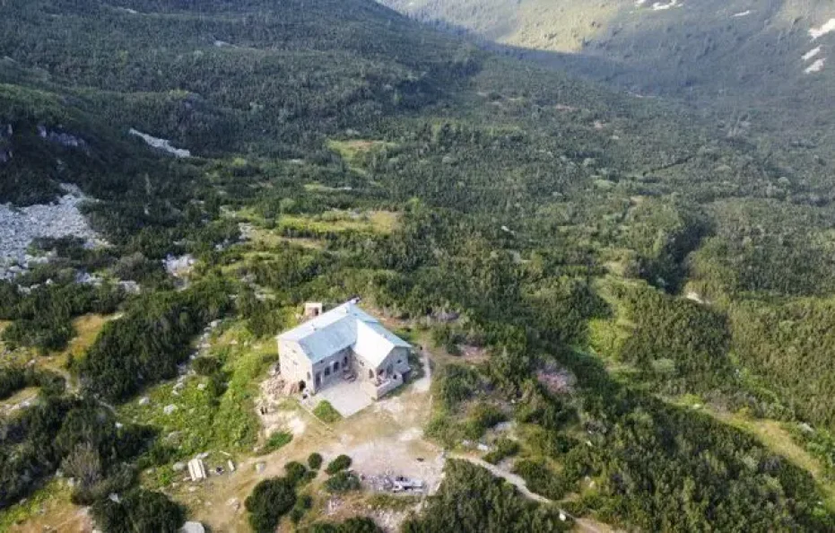Belmeken hut