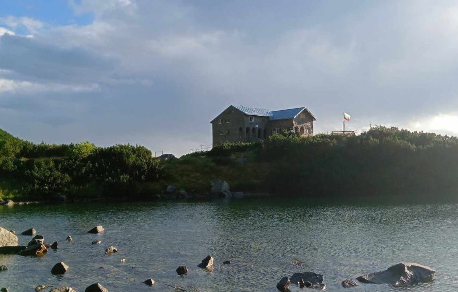 Belmeken hut