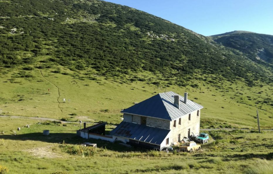 Macedonia hut