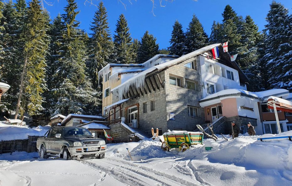 Otovitsa Hut