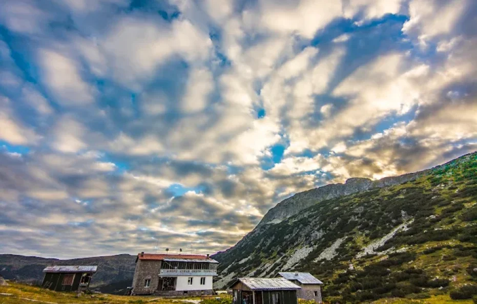 fish lake (ribni ezera) hut