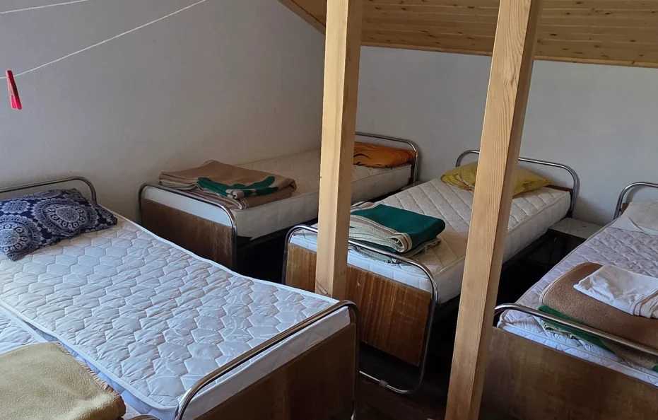 room for 2, 3, 4, 6 or more