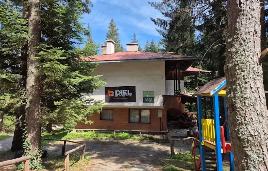 Gurgulica hut