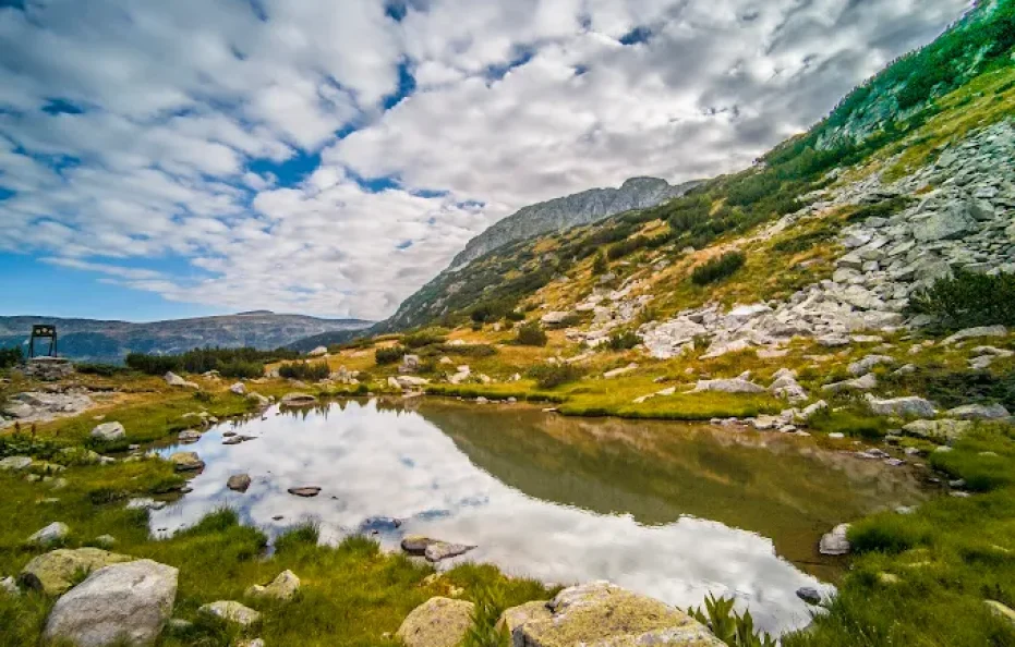 fish lake (ribni ezera) hut
