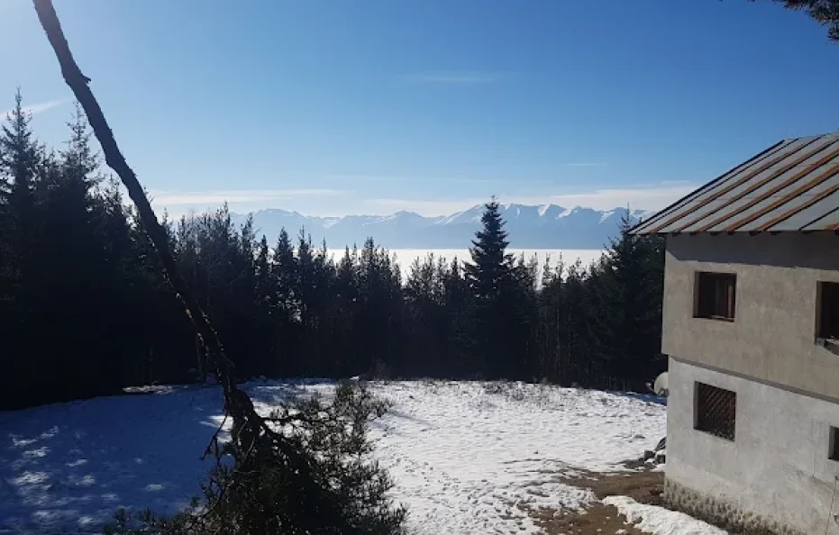 Dobarsko hut
