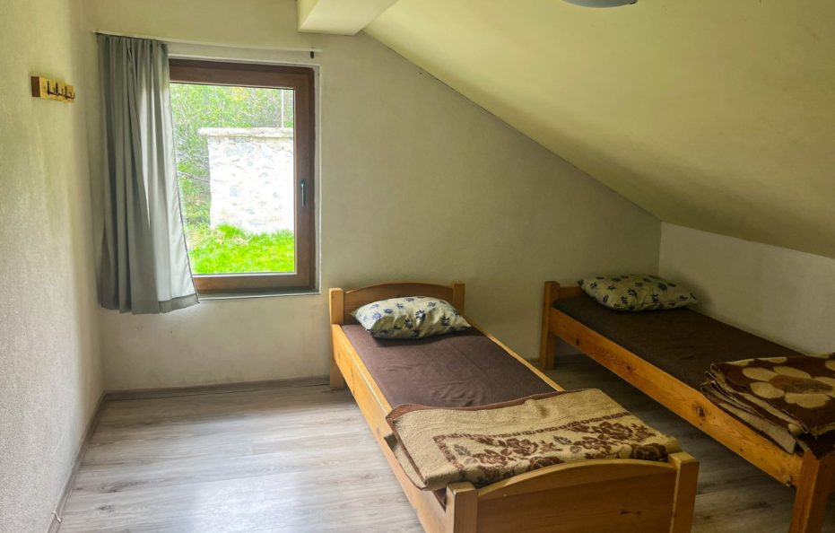 vihren hut rooms