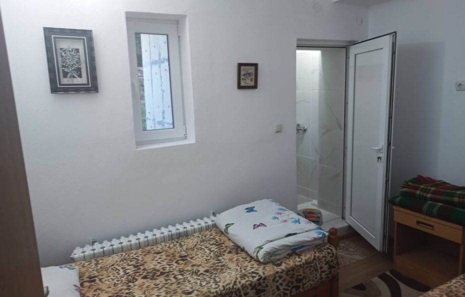 Popovi livadi hut rooms
