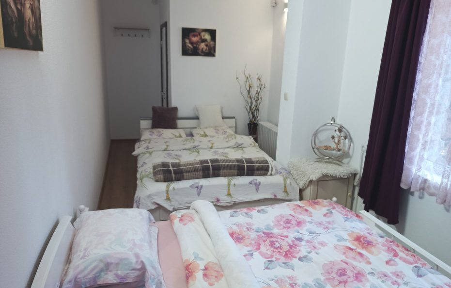 Popovi livadi hut rooms