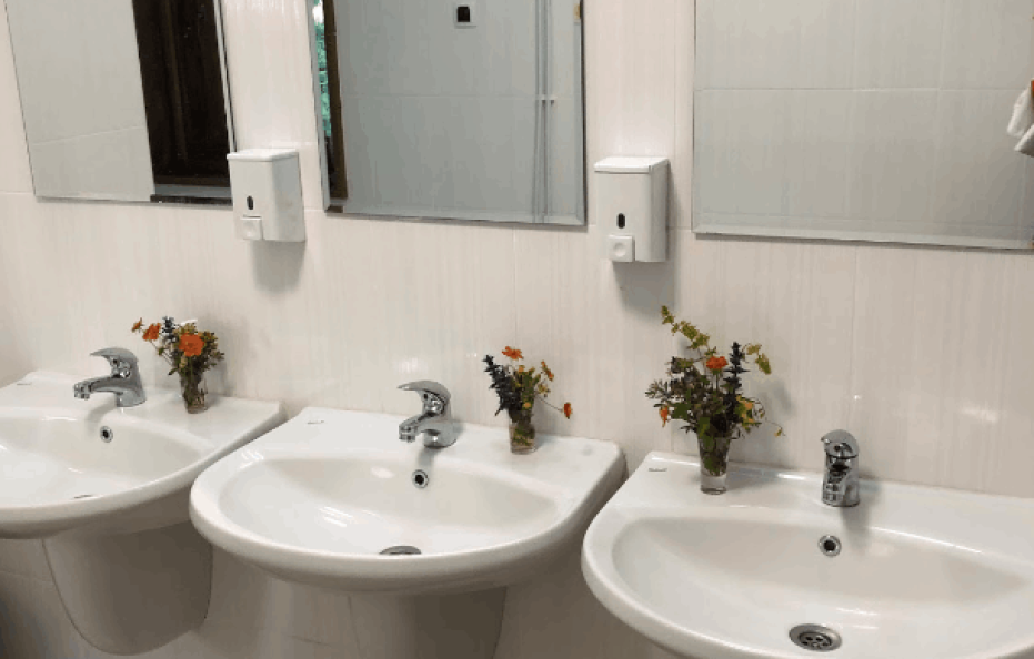 Yavorov hut rooms