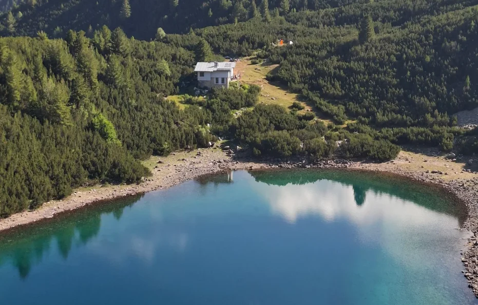 sinanitsa hut