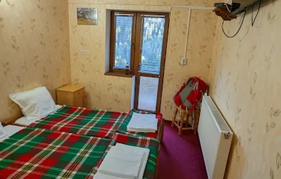 Yavorov hut rooms