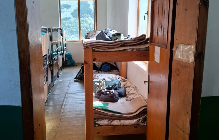 sinanitsa hut rooms