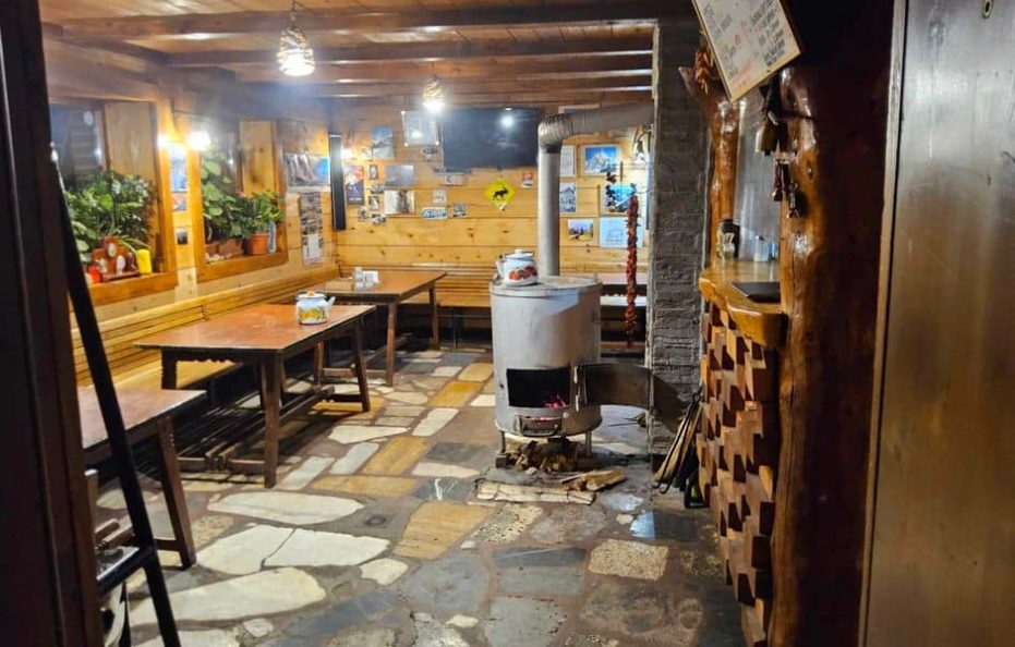 Kamen Del hut