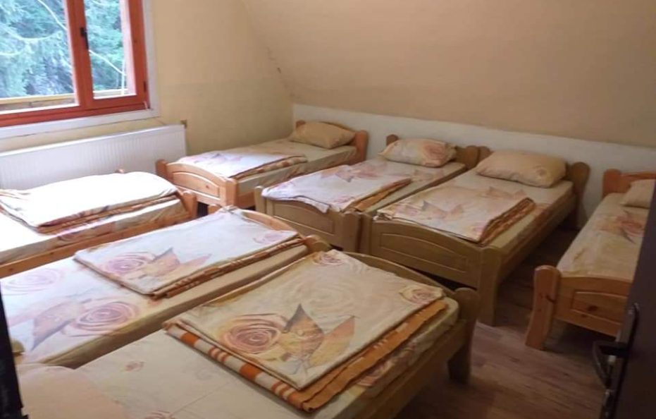Planinarska pesen hut rooms