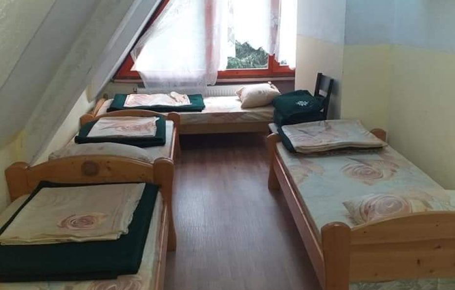 Planinarska pesen hut rooms