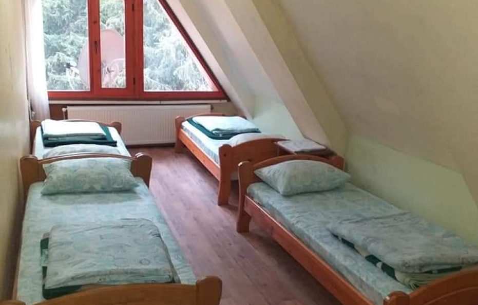 Planinarska pesen hut rooms