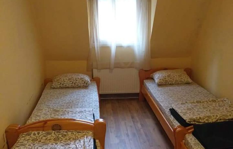 Planinarska pesen hut rooms