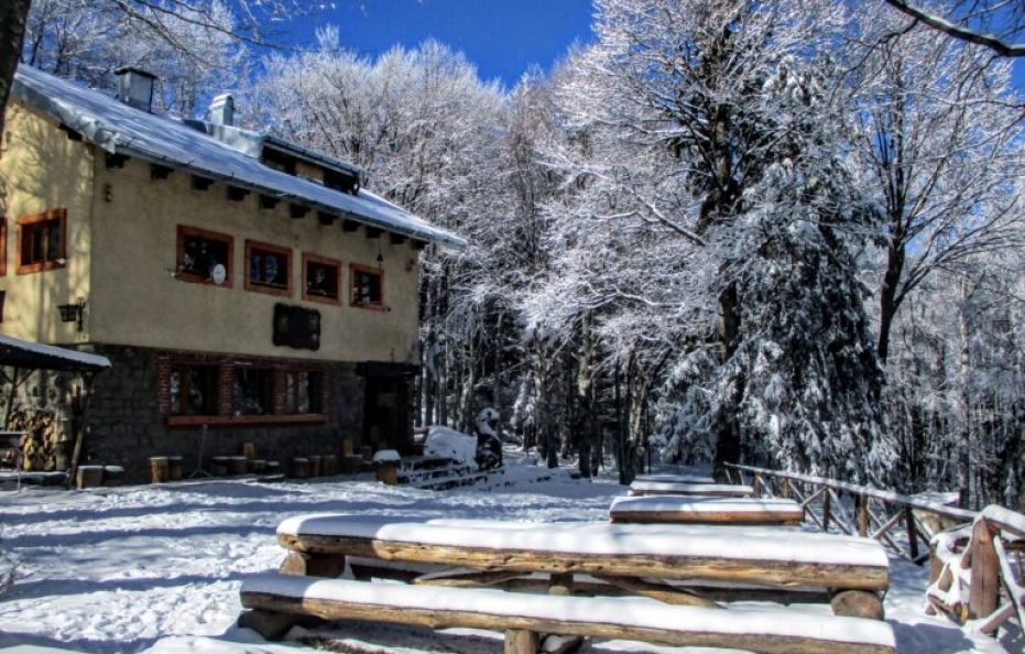 Kamen Del hut
