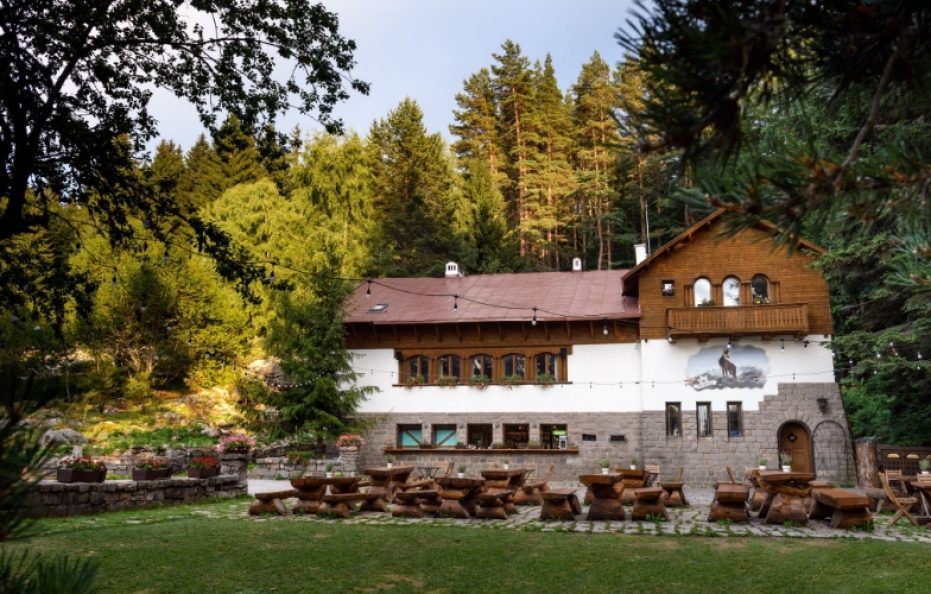 Septemvri hut