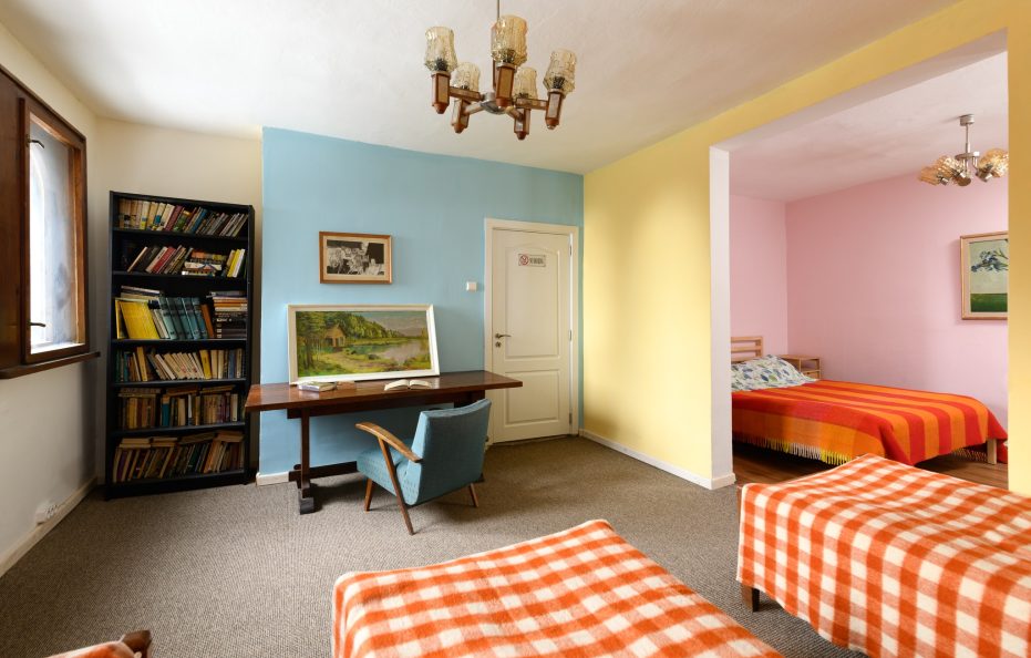 Septemvri hut family room