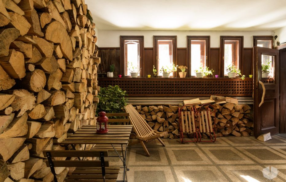 Septemvri hut