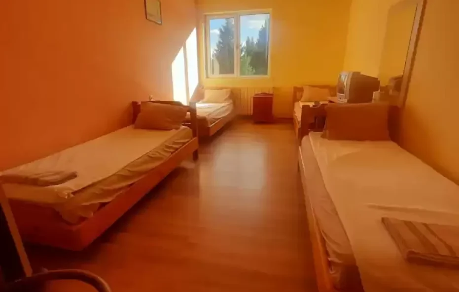 hristo smirnenski hut double with own bathroom