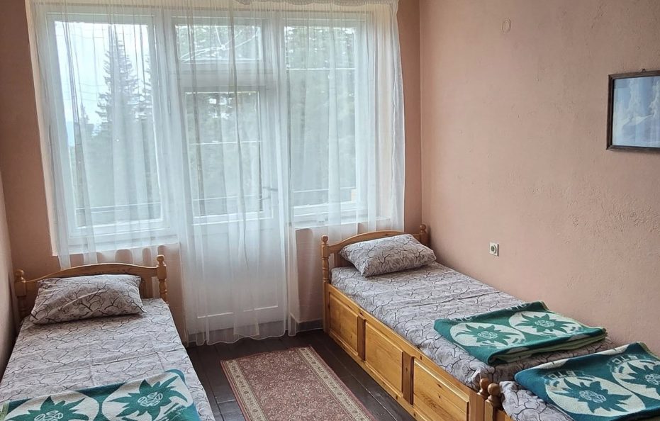Izgrev hut rooms