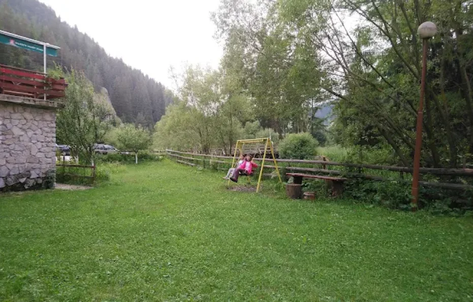 Trigradski Skali Hut