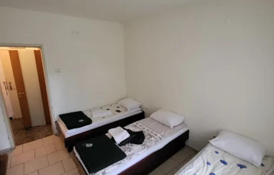 Trigradski Skali Hut rooms
