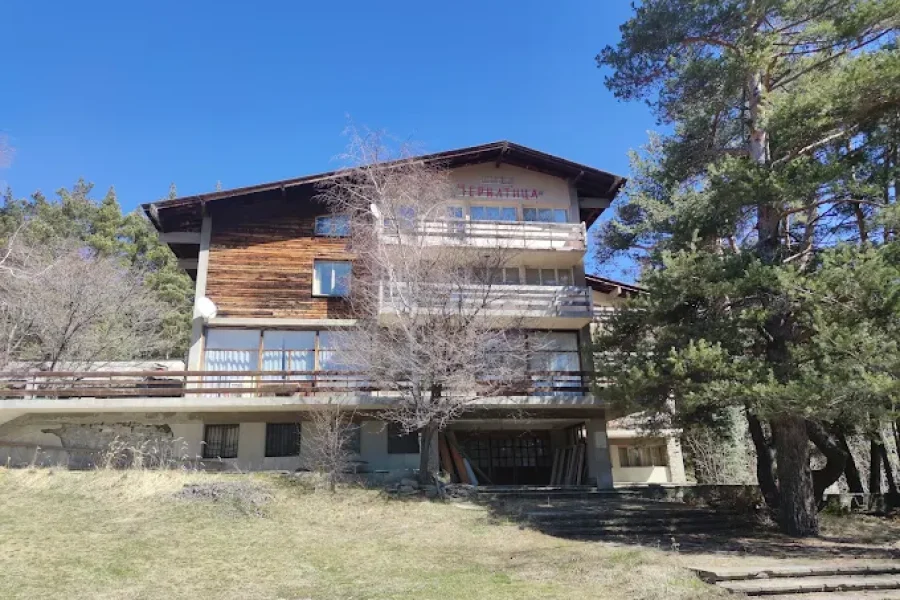 Chernatica hut