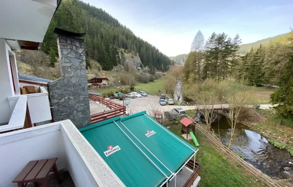 Trigradski Skali Hut