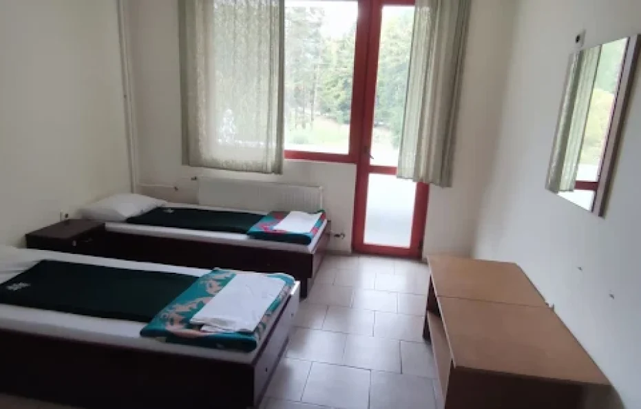 Trigradski Skali Hut rooms