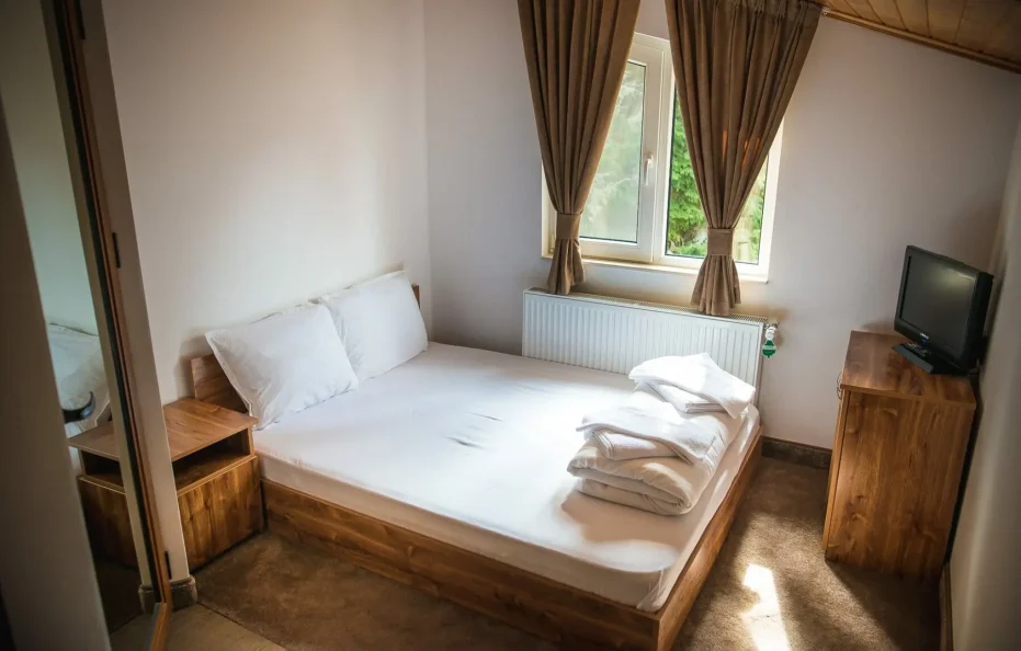 Dobrila hut room 202