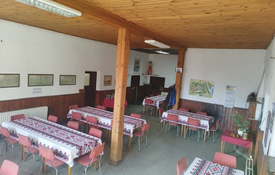 Chumerna Hut
