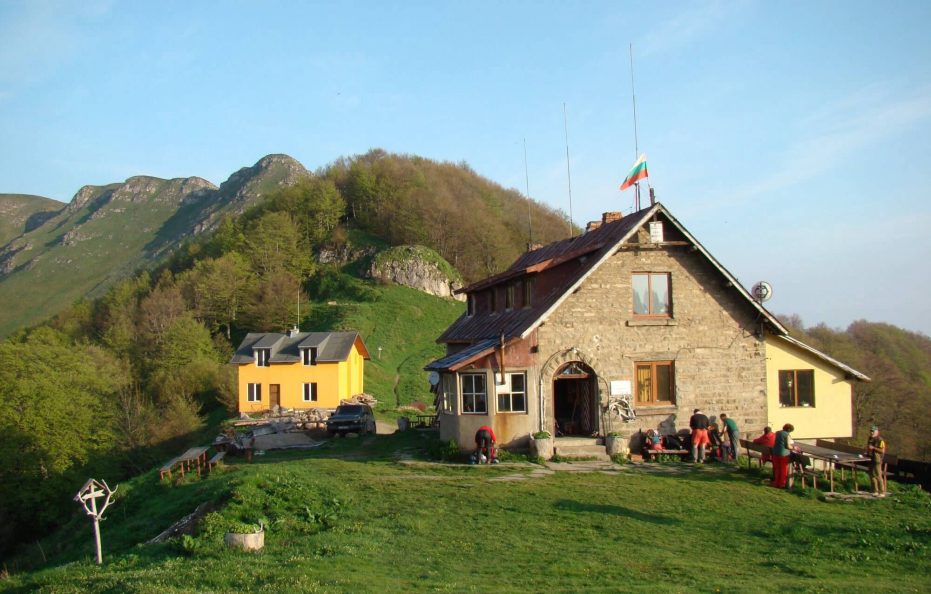 Mazalat hut