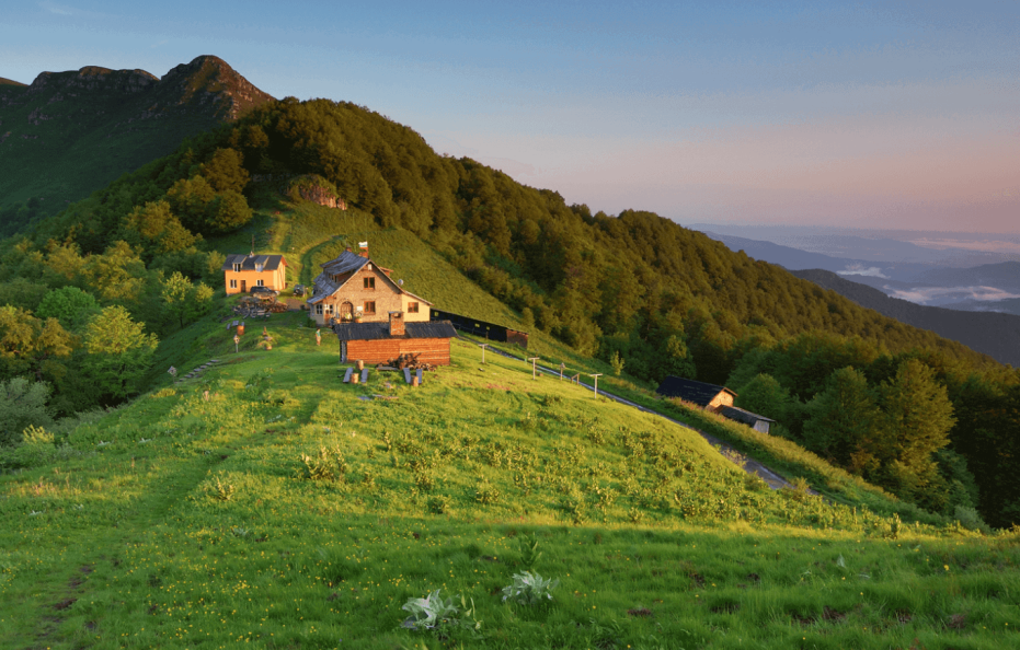 Mazalat hut