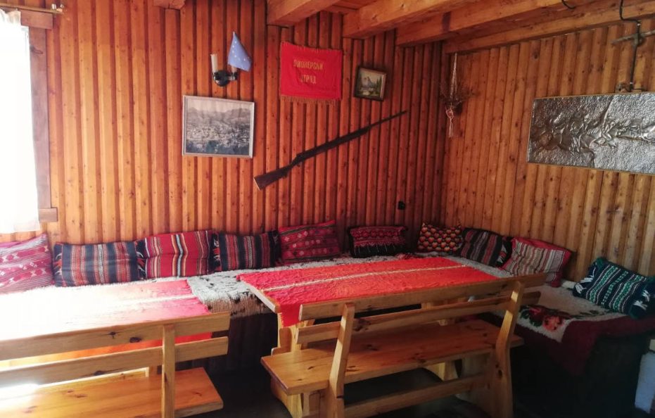 Benkovski hut