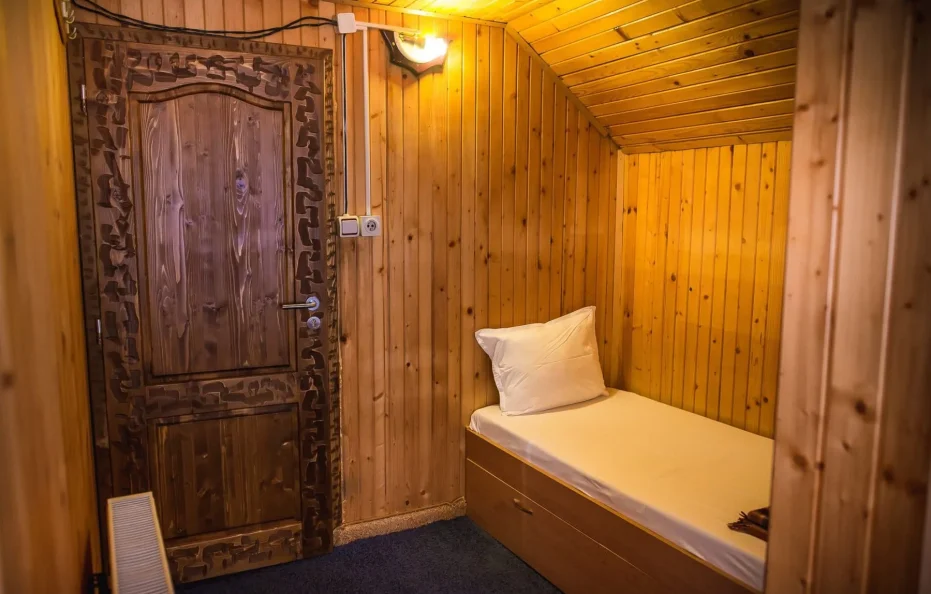 Dobrila hut triple room