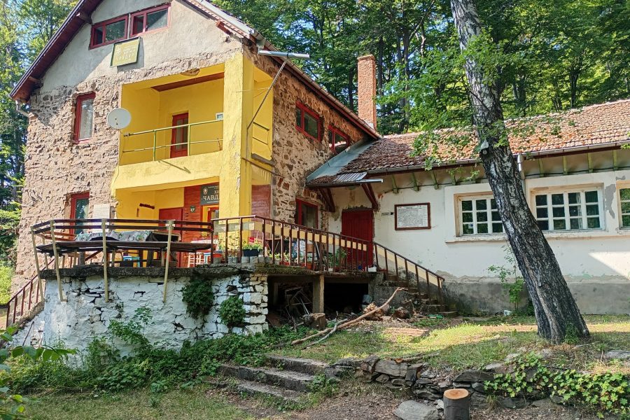 Chavdar hut