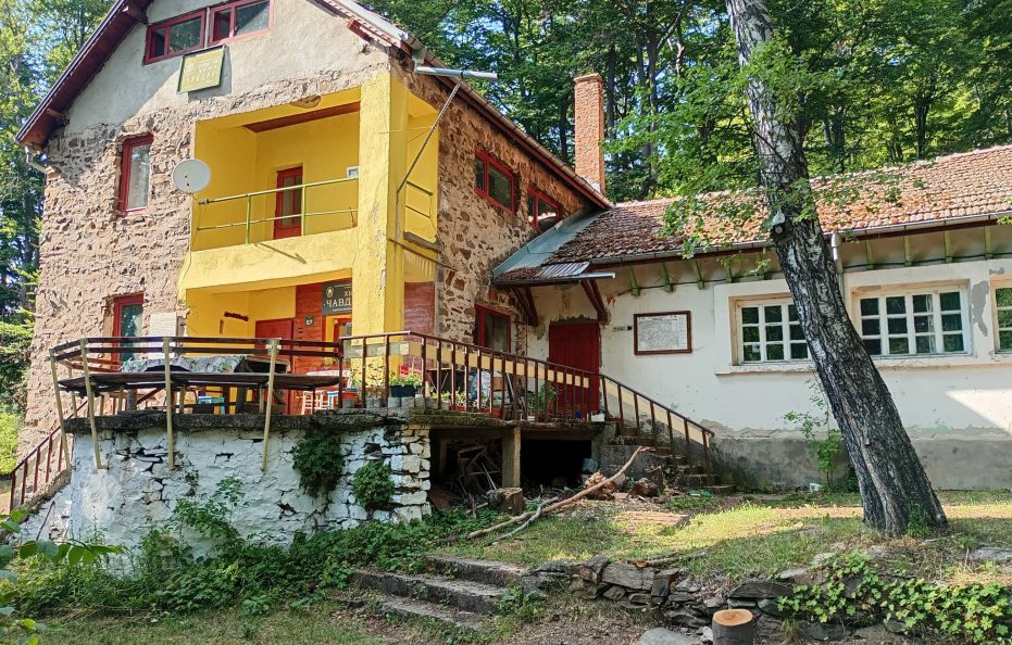 Chavdar hut