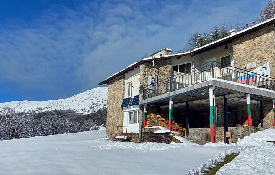 Svishtiplaz hut