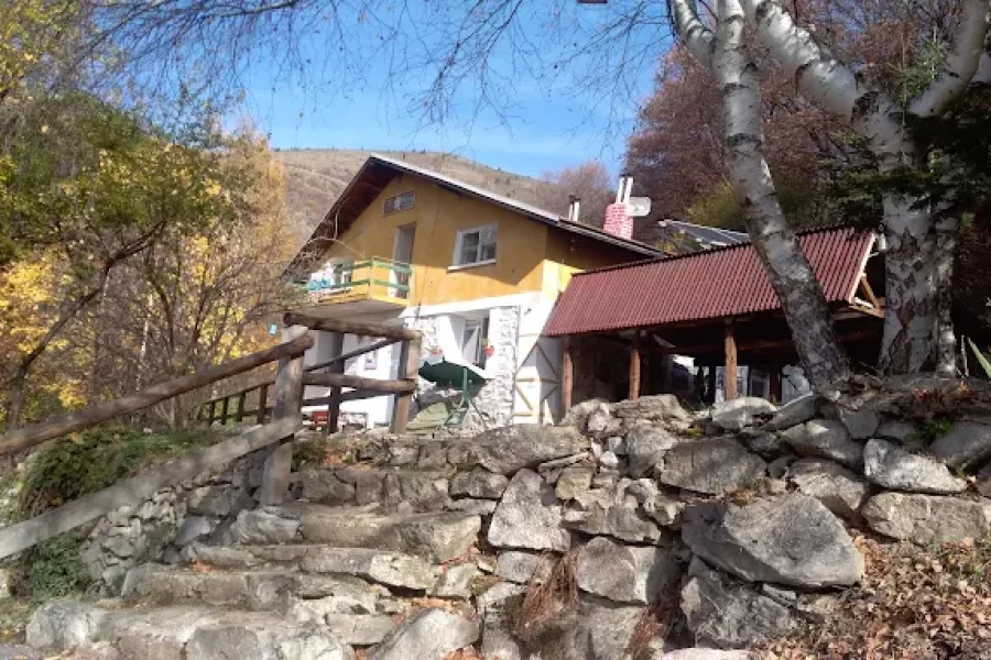 Ravnec hut