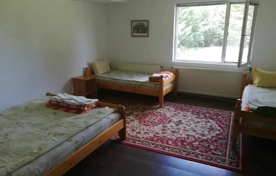 Partizanska Pesen hut rooms
