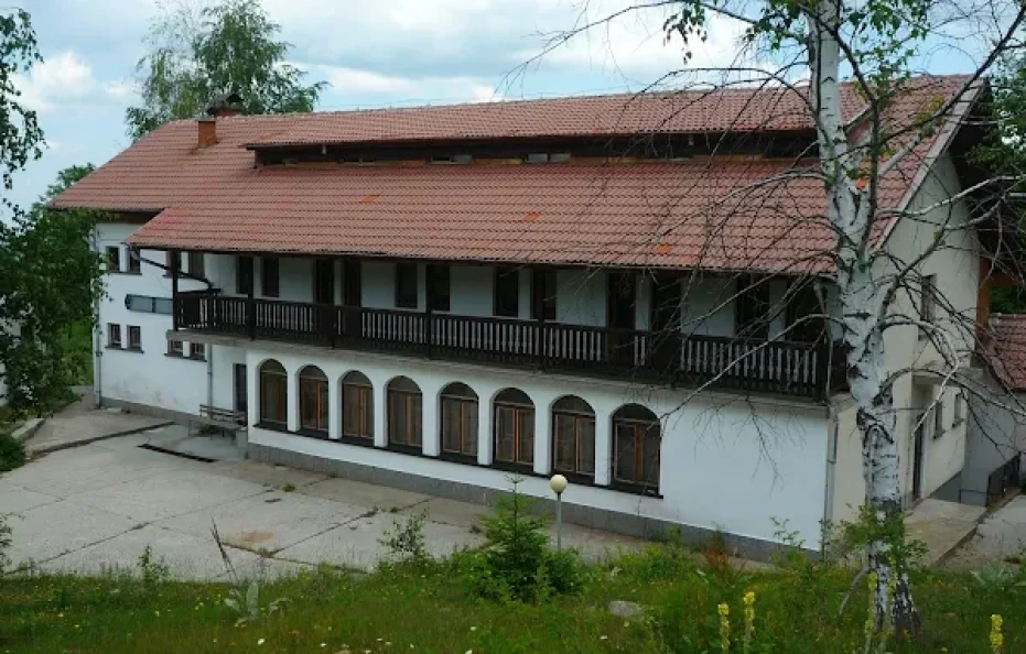 Strazhata hut