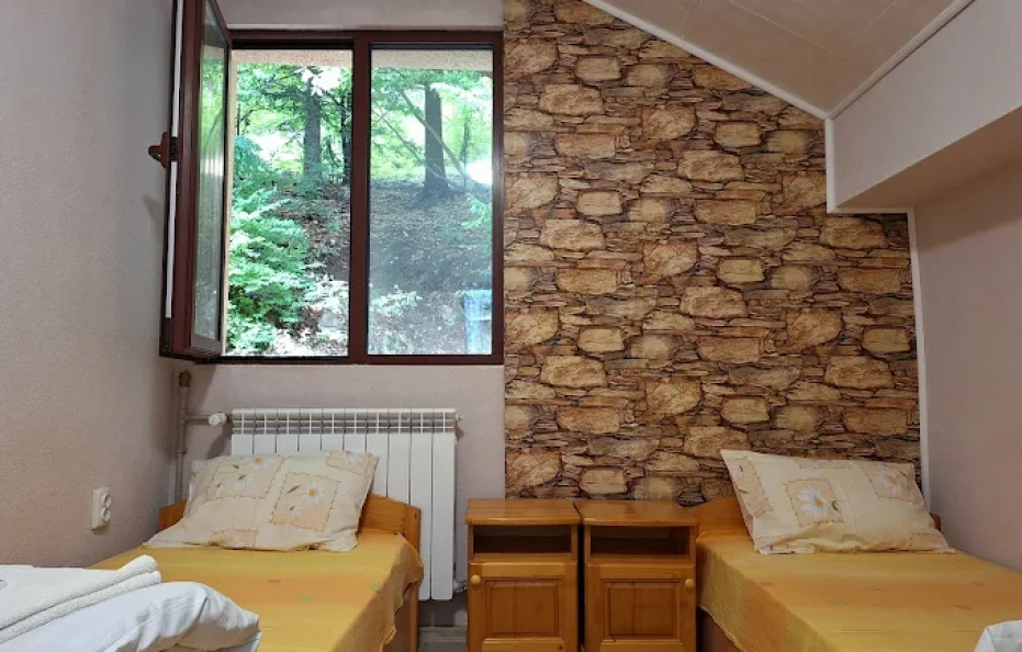 Proboinitsa hut rooms