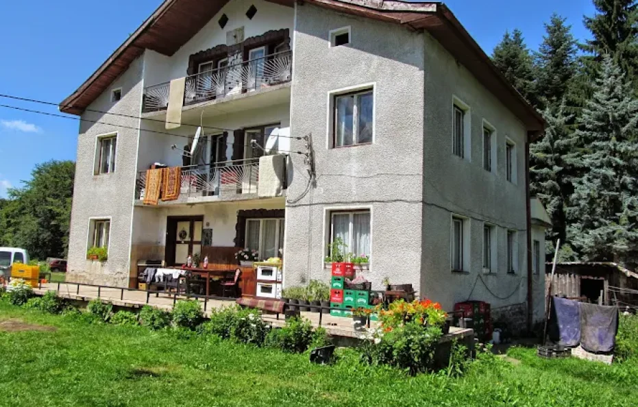 Trustenaya hut